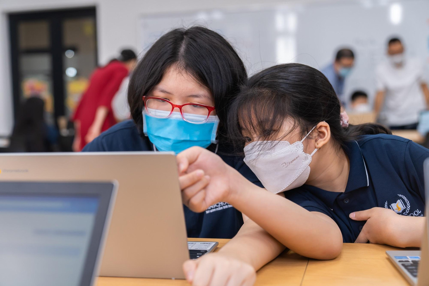 Chuyển đổi số trong giáo dục sẽ đảm bảo rằng mọi học sinh đều có thể tiếp tục học tập một cách hiệu quả nhất dù trong bất cứ hoàn cảnh nào. Chuyển đổi số trong giáo dục sẽ đảm bảo rằng mọi học sinh đều có thể tiếp tục học tập một cách hiệu quả nhất dù trong bất cứ hoàn cảnh nào.