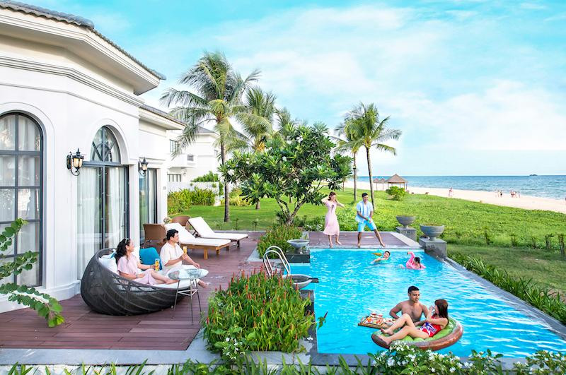 Du lịch mở cửa trở lại là cơ hội tuyệt vời để các gia đình tận hưởng những kỳ nghỉ đẳng cấp tại hệ thống khách sạn, resort 5 sao Vinpearl.
