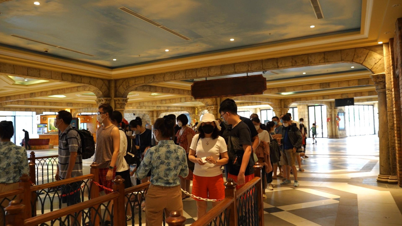 Phú Quốc đón lượng du khách tăng đột biến những ngày nghỉ Tết Nhâm Dần (ảnh chụp tại ga đi cáp treo An Thới)