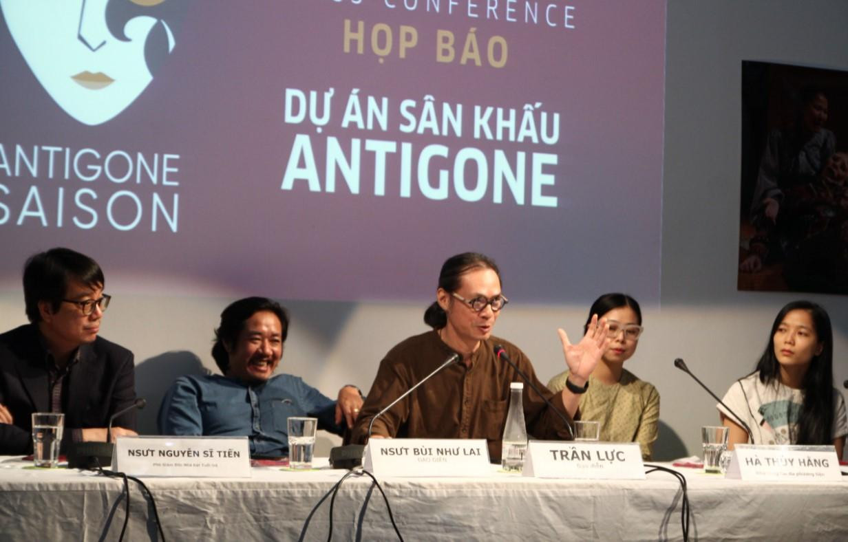 Công việc hiện tại của Trần Lực là làm đạo diễn sân khấu.