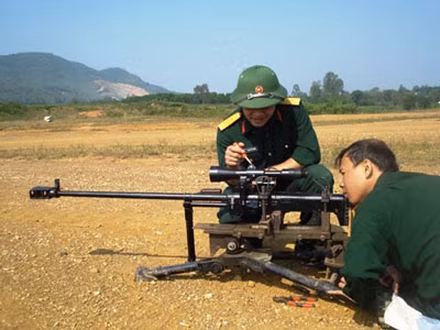 Thử nghiệm kính N12 trên thực địa