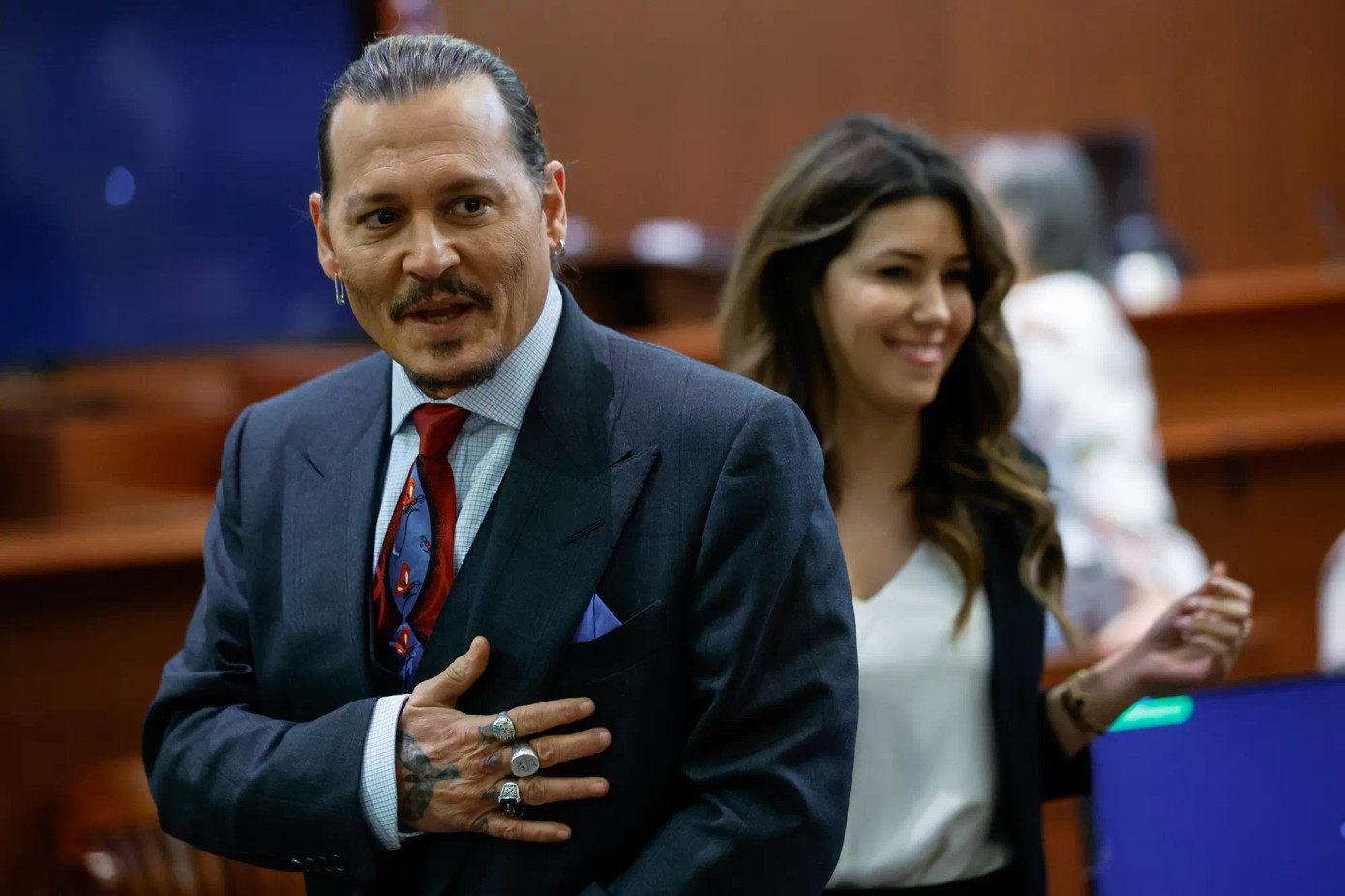 Johnny Depp ngày càng nhận được nhiều sự ủng hộ.