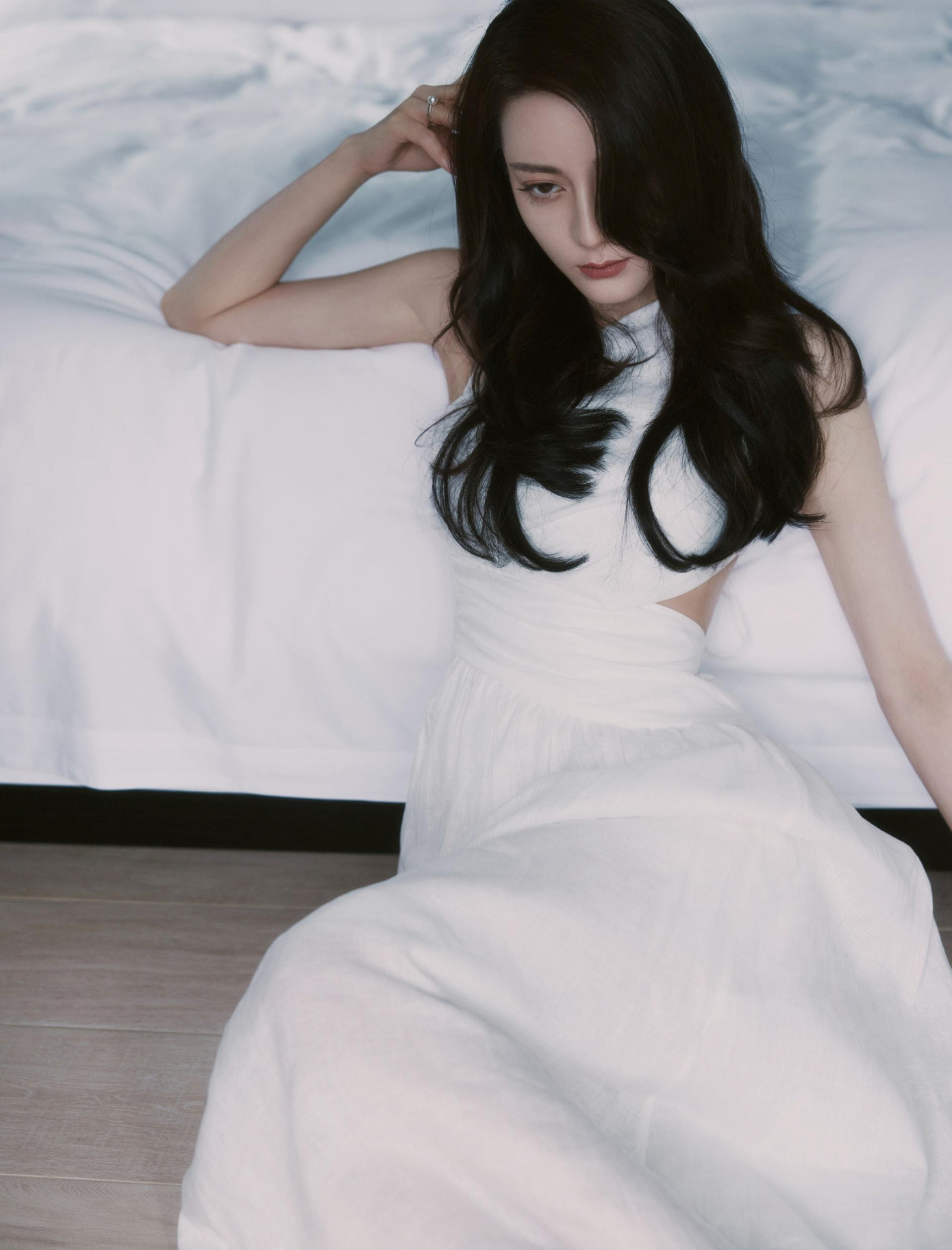 Hiện tại, khán giả thường xuyên được nhìn thấy người đẹp sinh năm 1992 trên màn ảnh nhỏ trong bộ phim cổ trang, huyền huyễn &quot;Ngự giao ký&quot;, đóng chung với mỹ nam Nhậm Gia Luân.