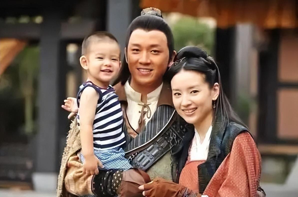 Đổng Khiết từng có gia đình hạnh phúc bên Phan Việt Minh và con trai. Đổng Khiết từng có gia đình hạnh phúc bên Phan Việt Minh và con trai.