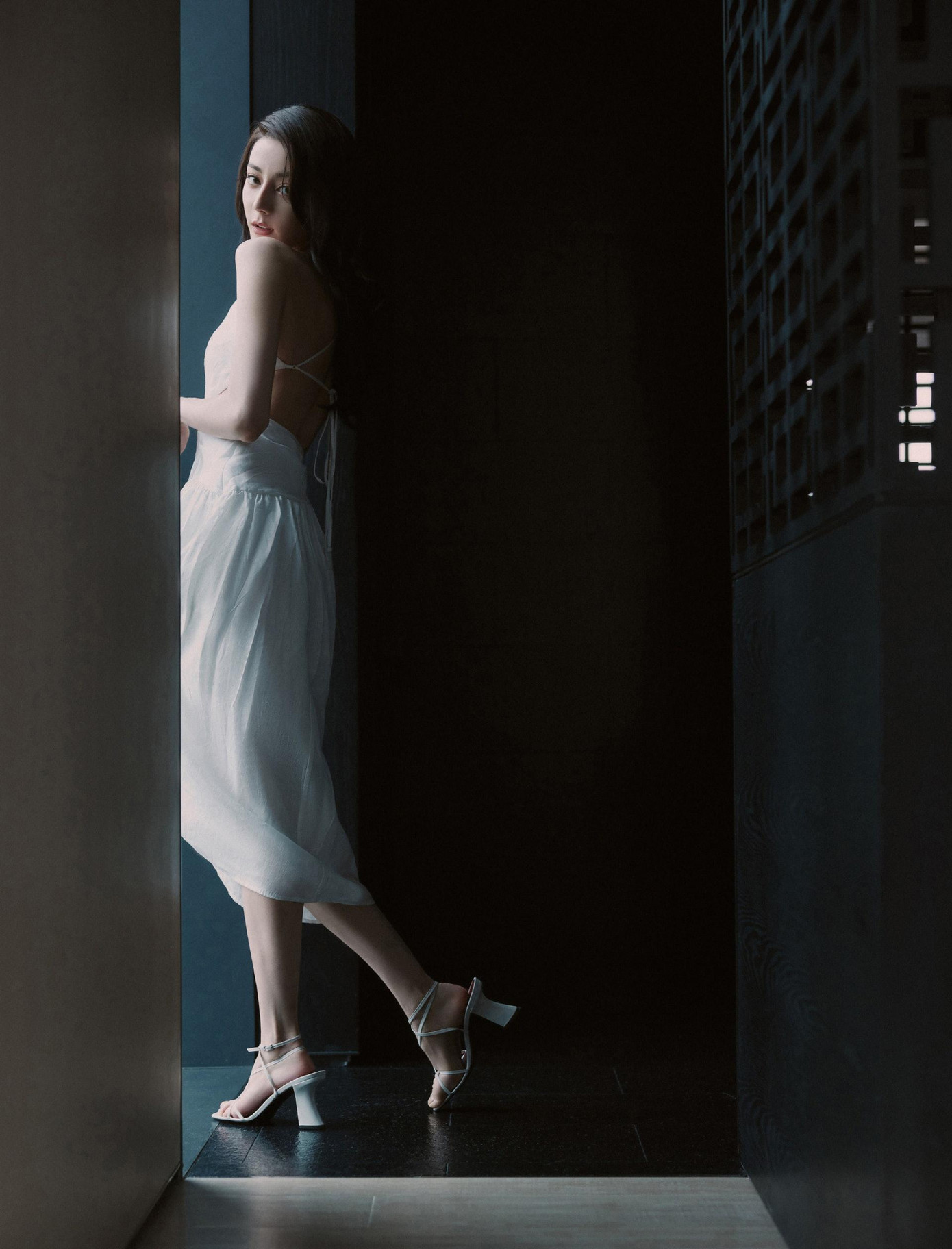 Dân mạng thất vọng vì tương tác trên màn ảnh giữa Nhiệt Ba và Gia Luân khá gượng gạo, không tạo nhiều cảm xúc, nhiều lúc bị cặp đôi phụ lấn lướt.