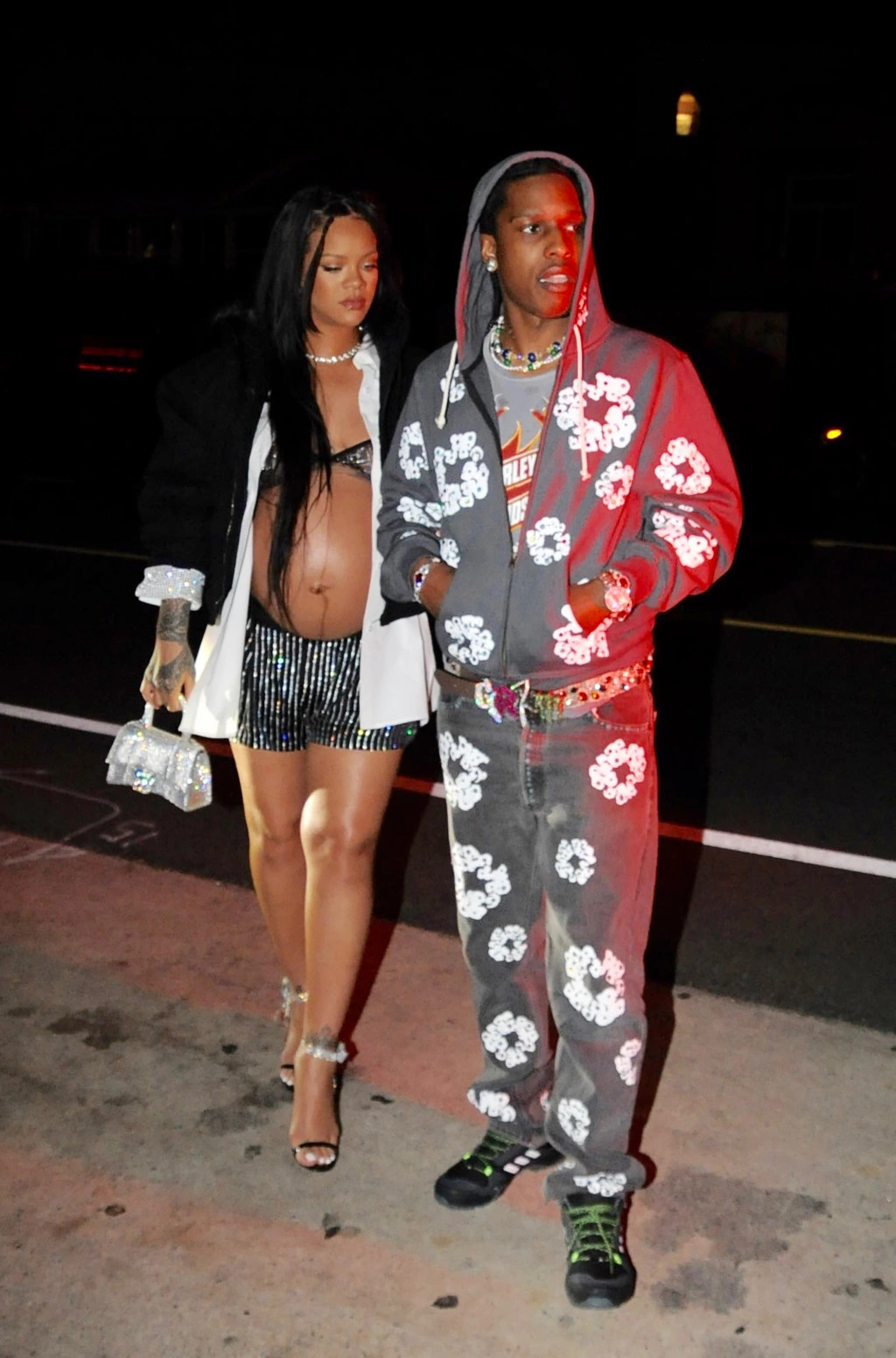 Rihanna và bạn trai lần đầu lộ diện sau khi nam rapper bị bắt.