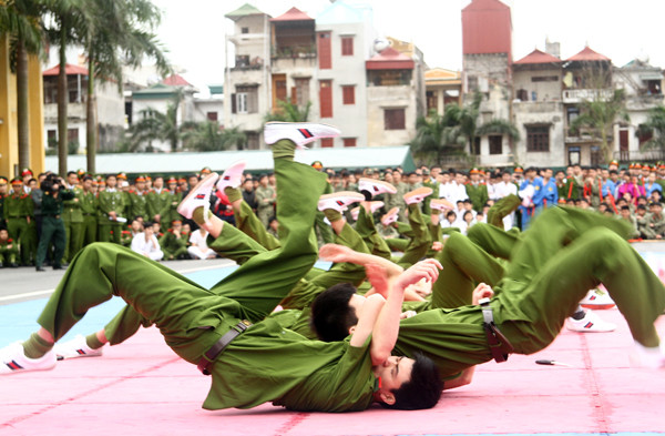 Hạ gục đối phương