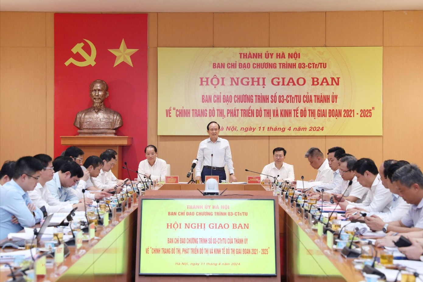 Phó Bí thư Thành uỷ, Chủ tịch HĐND thành phố Hà Nội Nguyễn Ngọc Tuấn - Trưởng Ban Chỉ đạo Chương trình 03 của Thành uỷ Hà Nội phát biểu tại hội nghị. Ảnh: PV.