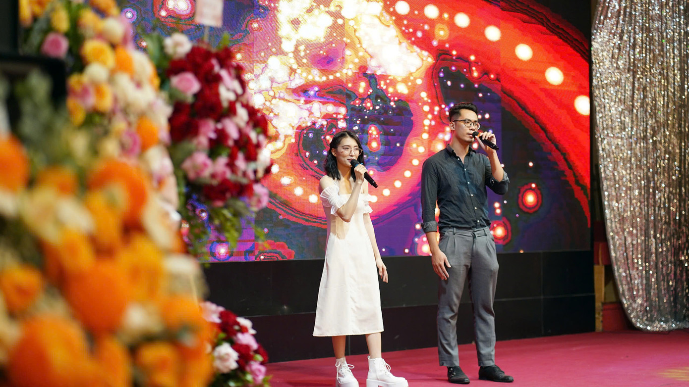 Các tiết mục văn nghệ của đoàn viên, thanh niên, cán bộ, người lao động báo Tiền Phong tại lễ kỷ niệm. Ảnh: Hoàng Mạnh Thắng.