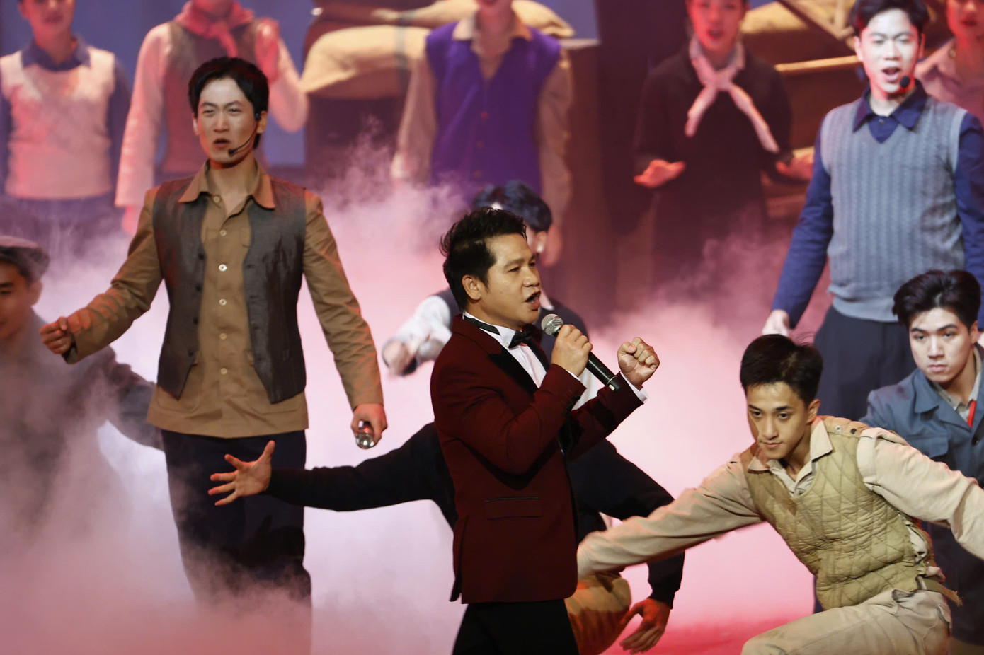 Các tiết mục văn nghệ tại chương trình kỷ niệm. Ảnh: Như Ý. Các tiết mục văn nghệ tại chương trình kỷ niệm. Ảnh: Như Ý.