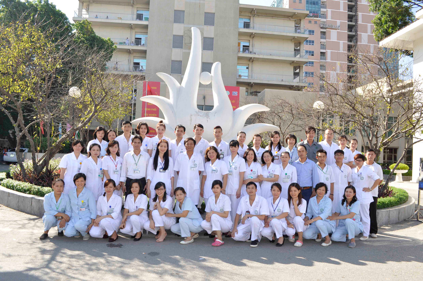 Bác sĩ, nhân viên y tế Khoa Kiểm soát nhiễm khuẩn Bệnh viện Bạch Mai. Ảnh: BVBM.