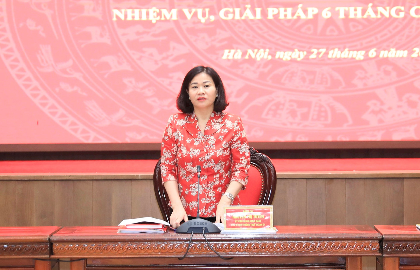 Phó Bí thư Thường trực Thành uỷ Hà Nội Nguyễn Thị Tuyến phát biểu kết luận hội nghị. Ảnh: PV