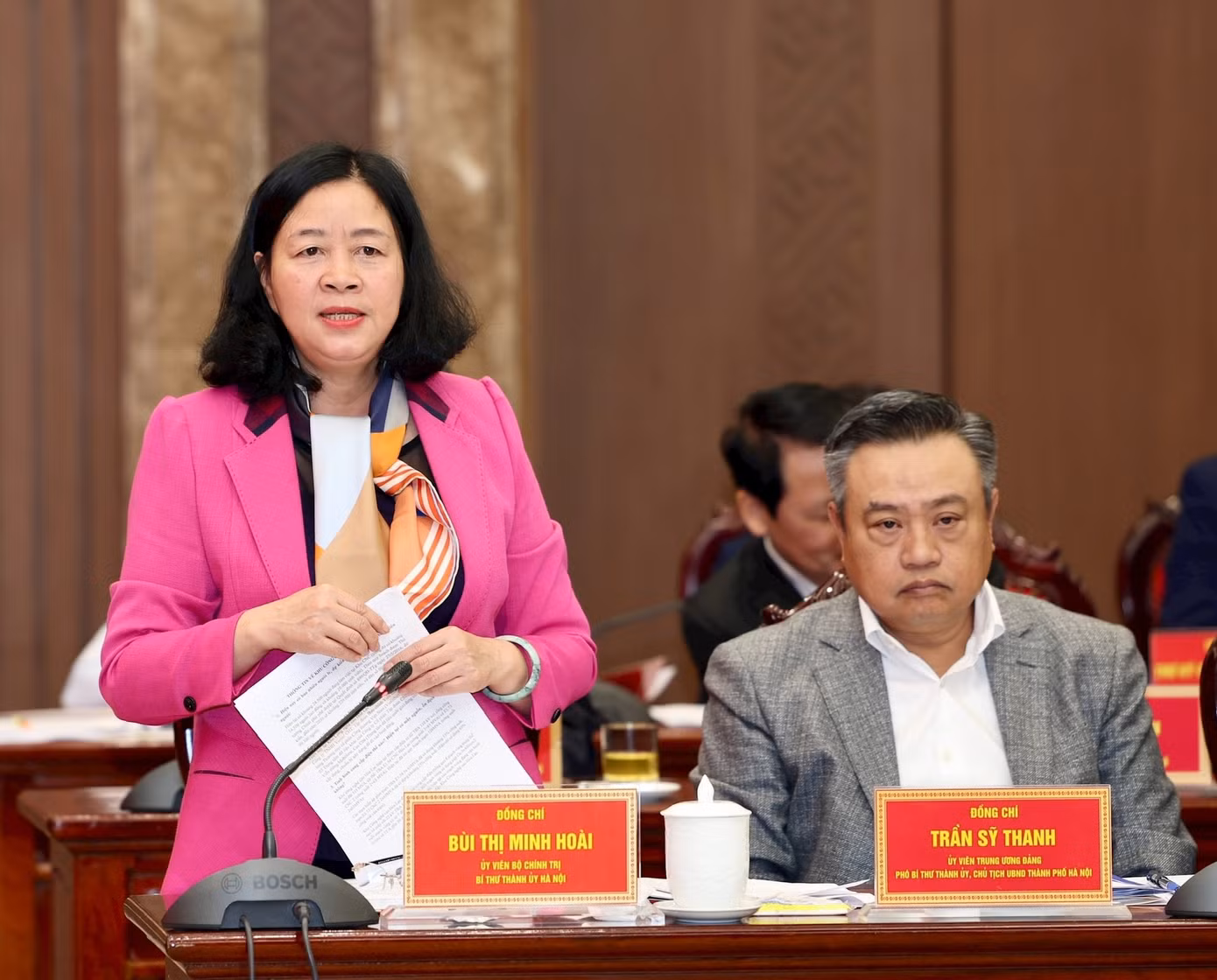 Bí thư Thành ủy Hà Nội Bùi Thị Minh Hoài phát biểu tại hội nghị. Ảnh: Viết Thành.