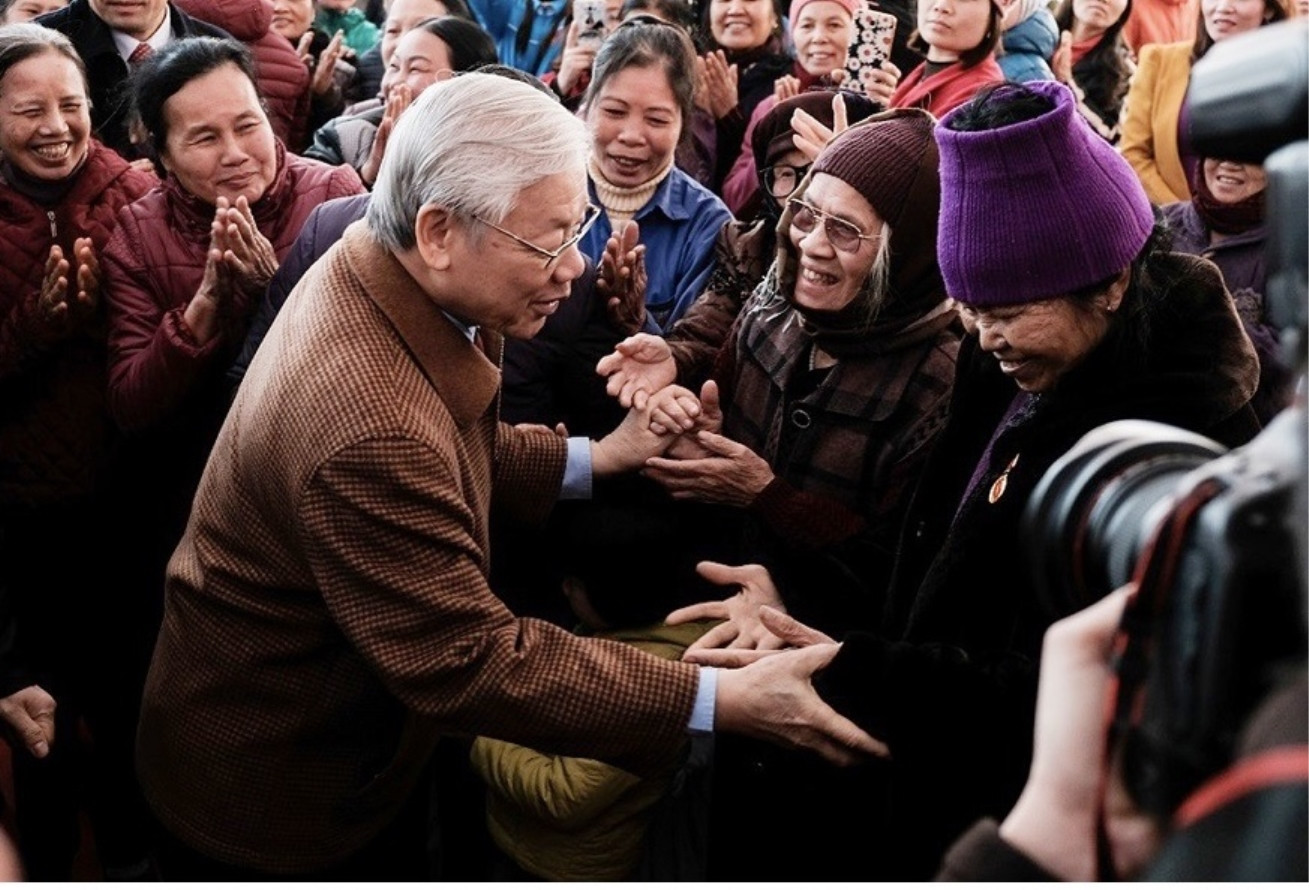 Tổng Bí thư Nguyễn Phú Trọng thăm hỏi nhân dân huyện Thái Thụy, tỉnh Thái Bình (tháng 2/2018).