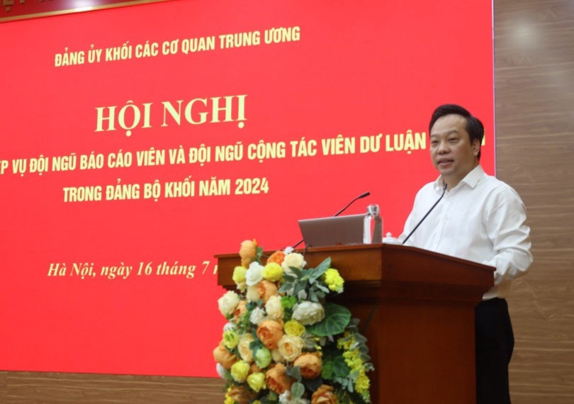 Phó Bí thư Đảng ủy Khối các cơ quan T.Ư Đỗ Việt Hà phát biểu tại hội nghị. Ảnh: PV. Phó Bí thư Đảng ủy Khối các cơ quan T.Ư Đỗ Việt Hà phát biểu tại hội nghị. Ảnh: PV.