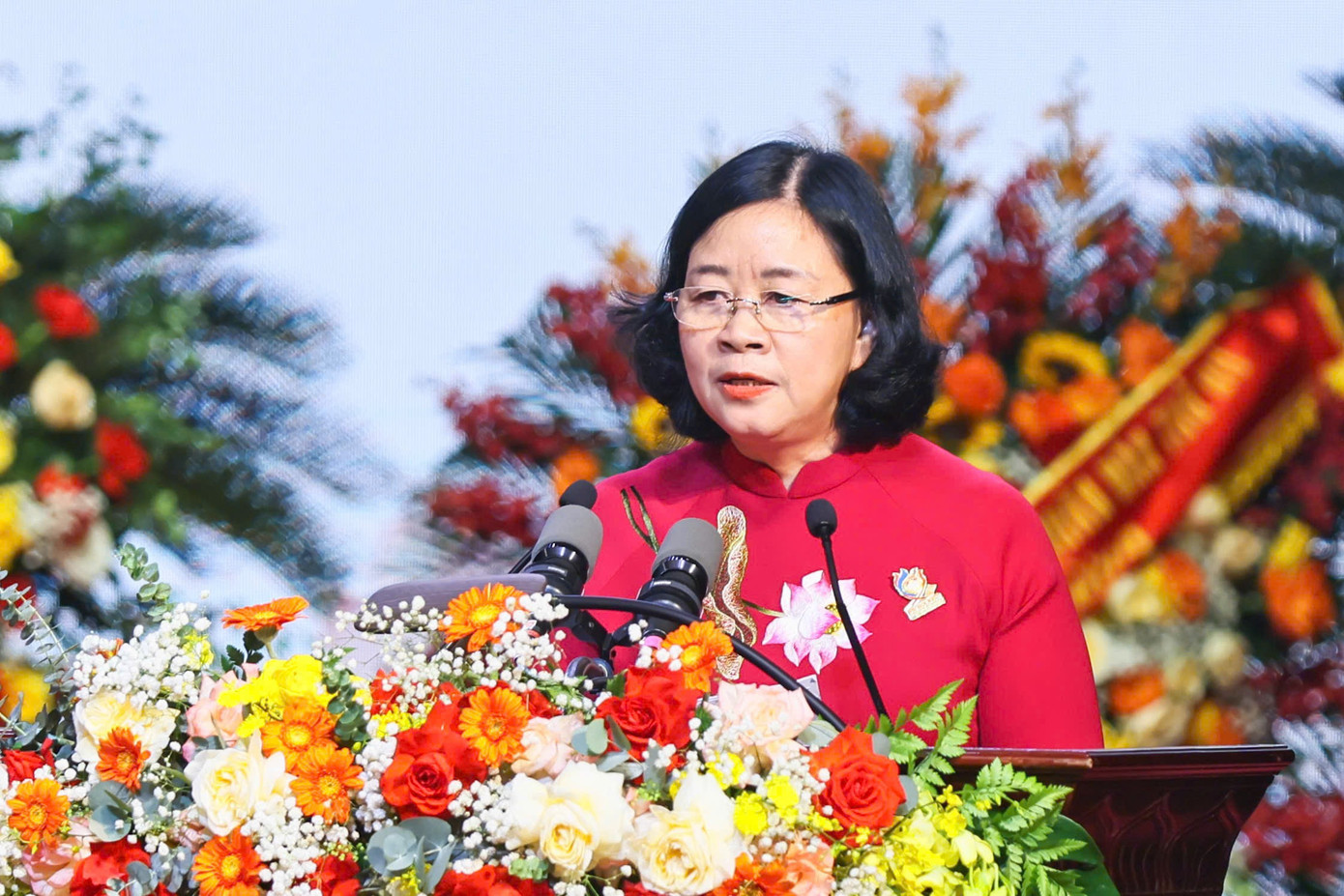 Uỷ viên Bộ Chính trị, Bí thư Thành uỷ Hà Nội Bùi Thị Minh Hoài phát biểu tại đại hội. Ảnh: Nhật Minh.