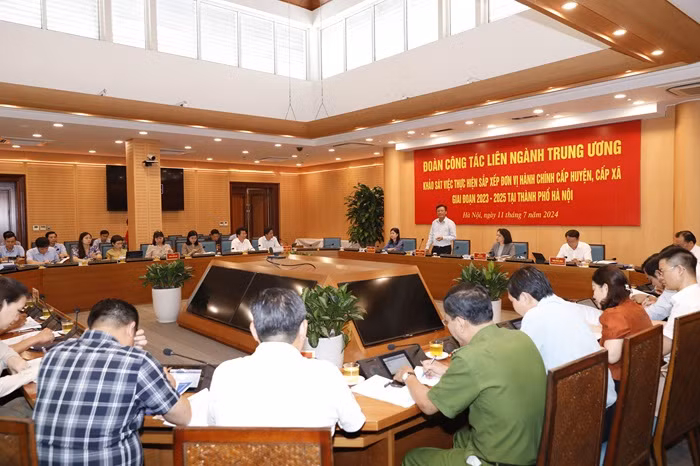 Toàn cảnh cuộc khảo sát. Ảnh: Phạm Linh
