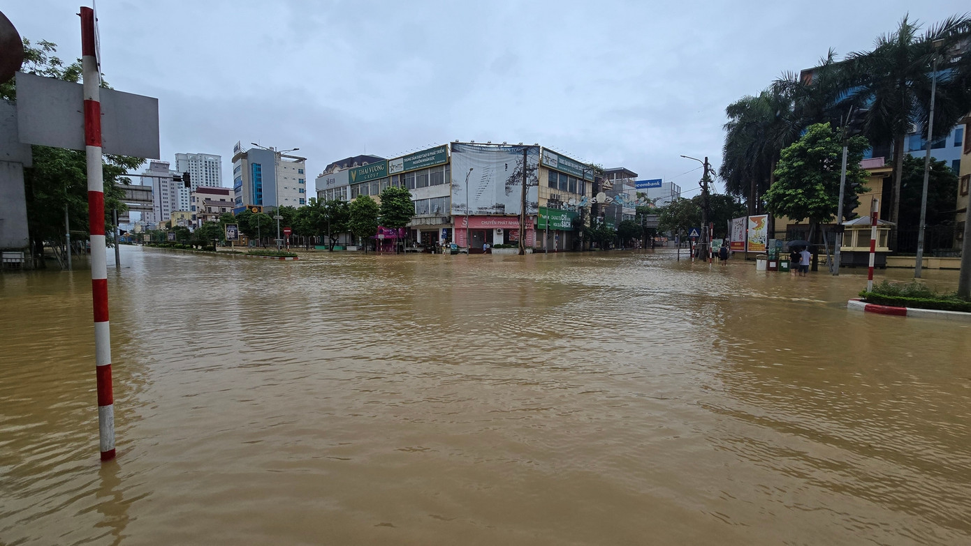 Sáng 10/9, theo ghi nhận của phóng viên Tiền Phong, tại một số khu vực ở thành phố Thái Nguyên, nước lũ đã rút so với cao điểm tối 9/9. Ảnh: Hoàng Mạnh Thắng Sáng 10/9, theo ghi nhận của phóng viên Tiền Phong, tại một số khu vực ở thành phố Thái Nguyên, nước lũ đã rút so với cao điểm tối 9/9. Ảnh: Hoàng Mạnh Thắng