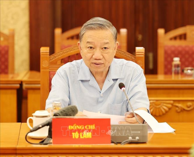 Tổng Bí thư, Chủ tịch nước Tô Lâm chủ trì họp Thường trực Tiểu ban Văn kiện Đại hội XIV của Đảng. Ảnh: Trí Dũng/TTXVN.