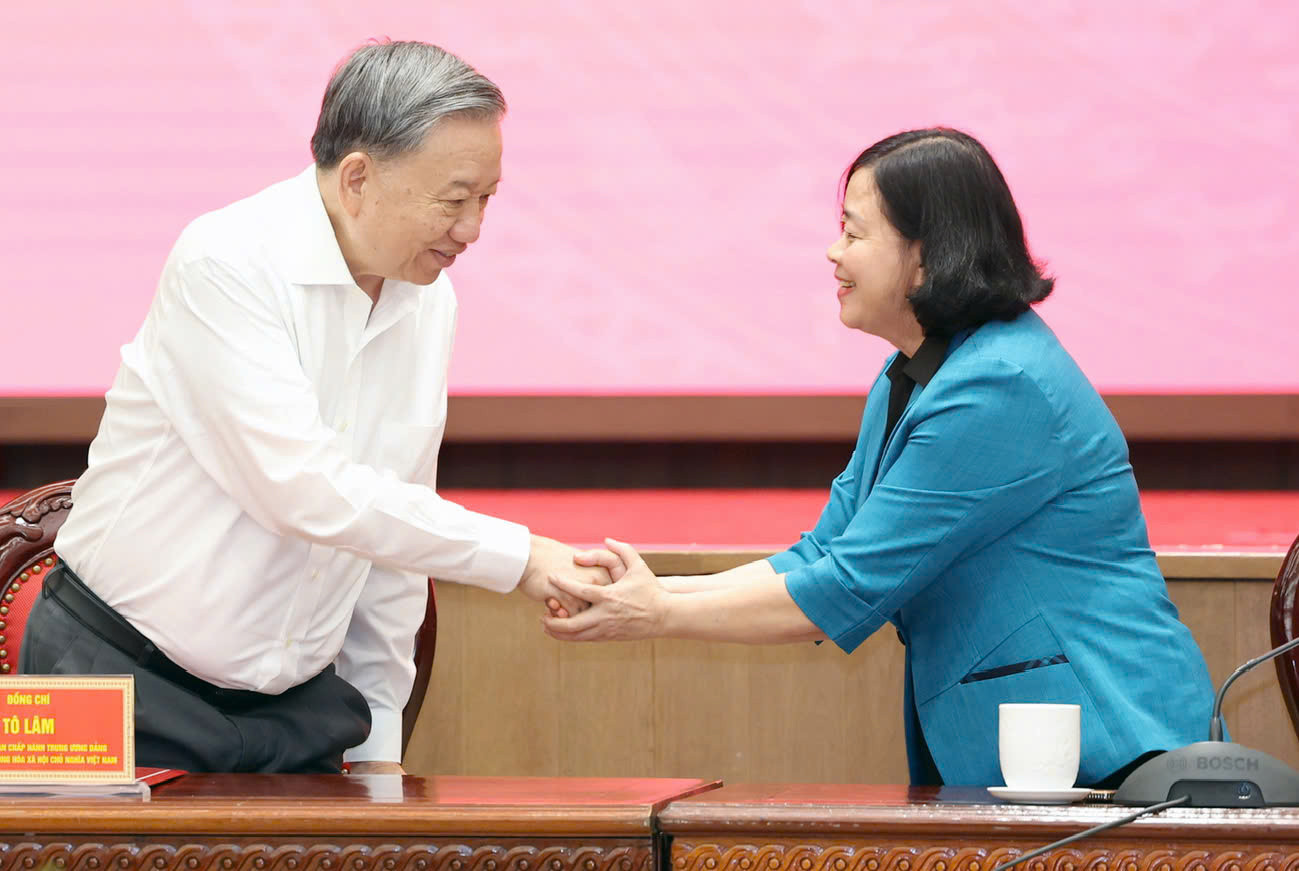 Tổng Bí thư, Chủ tịch nước Tô Lâm thăm, làm việc với Ban Thường vụ Thành uỷ Hà Nội. Ảnh: Nhật Minh.