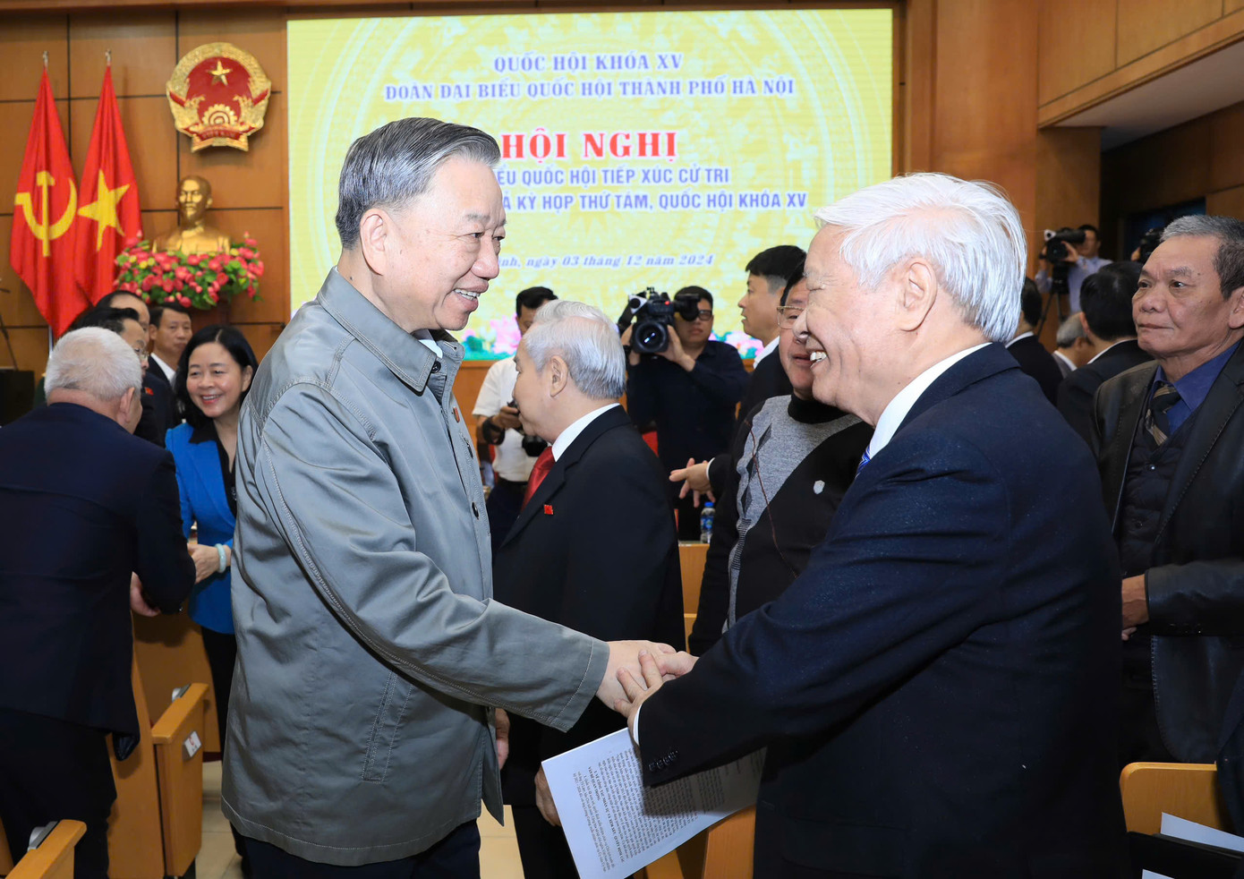 Tổng Bí thư Tô Lâm với cử tri Đơn vị bầu cử số 1 thành phố Hà Nội. Ảnh: Như Ý.