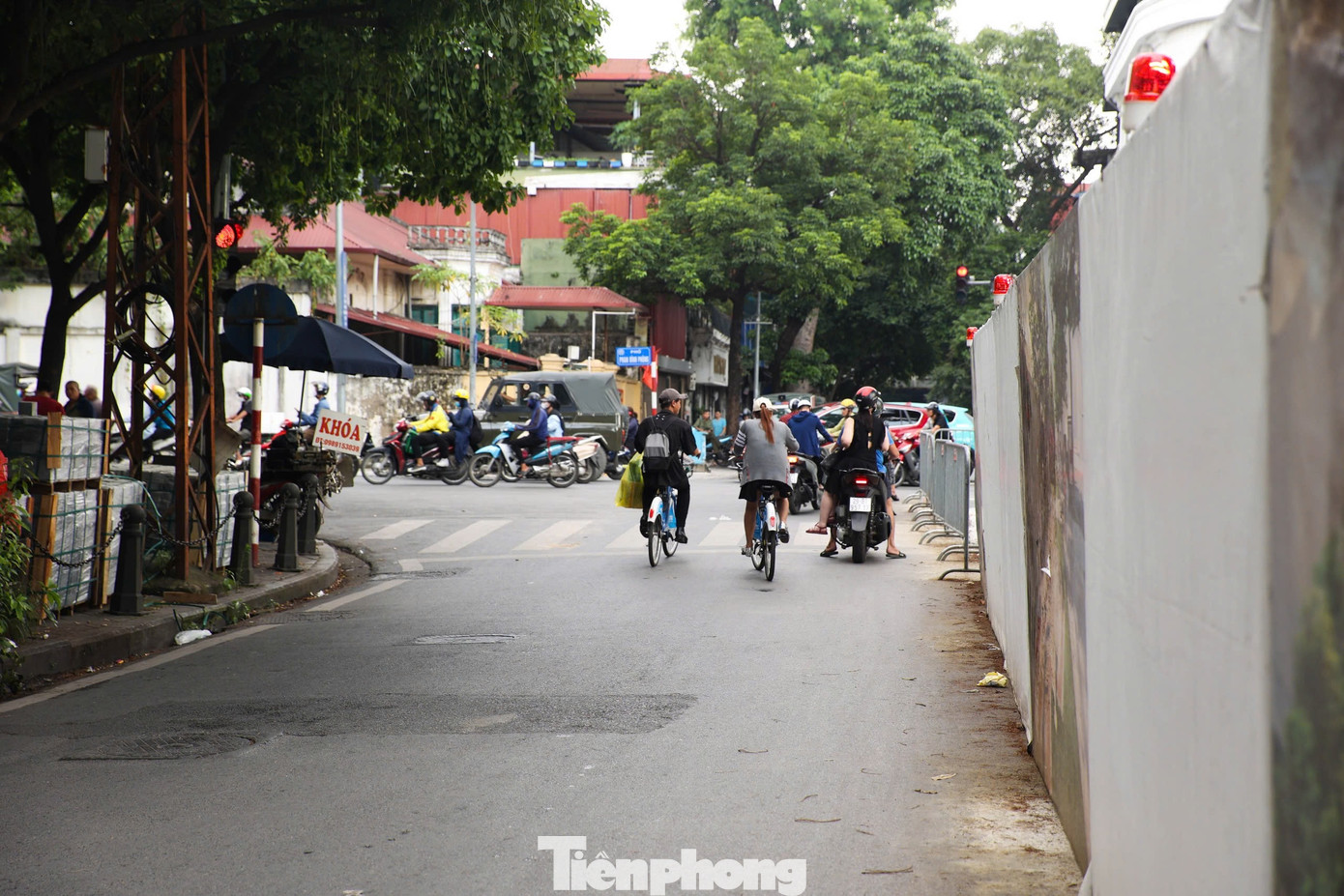 Dự kiến, nếu được cấp phép, đoạn nối từ Vườn hoa Vạn Xuân sang Tháp nước Hàng Đậu sau khi chỉnh trang, lát đá, kết nối hai công trình với nhau sẽ không cho xe đi qua nữa. Các phương tiện sẽ không rẽ vào Hàng Cót qua lối này, mà di chuyển lên Hoè Nhai để đi từ Quán Thánh sang Phan Đình Phùng.