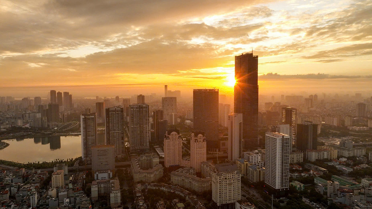 Nhiều cao ốc, nhiều công trình nghìn tỷ được xây dựng, góp phần đưa "diện mạo" thành phố ngày càng khang trang, phát triển.