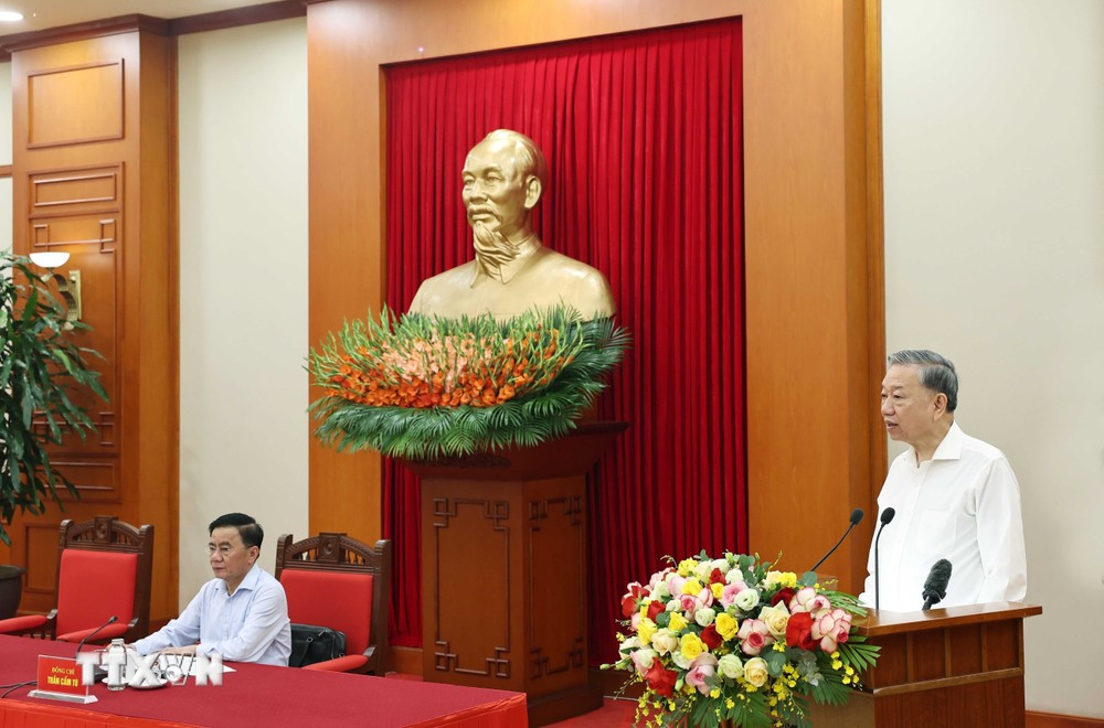 Tổng Bí thư Tô Lâm chủ trì làm việc với Tiểu ban Văn kiện Đại hội XIV của Đảng. Ảnh: TTXVN. Tổng Bí thư Tô Lâm chủ trì làm việc với Tiểu ban Văn kiện Đại hội XIV của Đảng. Ảnh: TTXVN.