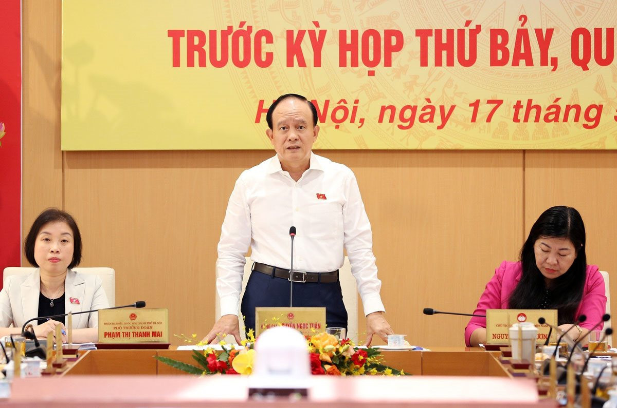Phó Bí thư Thành uỷ, Chủ tịch HĐND thành phố Hà Nội Nguyễn Ngọc Tuấn - Phó trưởng Đoàn Đại biểu Quốc hội thành phố Hà Nội, phát biểu tại hội nghị. Ảnh: PV. Phó Bí thư Thành uỷ, Chủ tịch HĐND thành phố Hà Nội Nguyễn Ngọc Tuấn - Phó trưởng Đoàn Đại biểu Quốc hội thành phố Hà Nội, phát biểu tại hội nghị. Ảnh: PV.