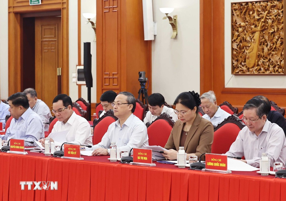 Tổng Bí thư Tô Lâm chủ trì làm việc với Tiểu ban Văn kiện Đại hội XIV của Đảng. Ảnh: TTXVN. Tổng Bí thư Tô Lâm chủ trì làm việc với Tiểu ban Văn kiện Đại hội XIV của Đảng. Ảnh: TTXVN.