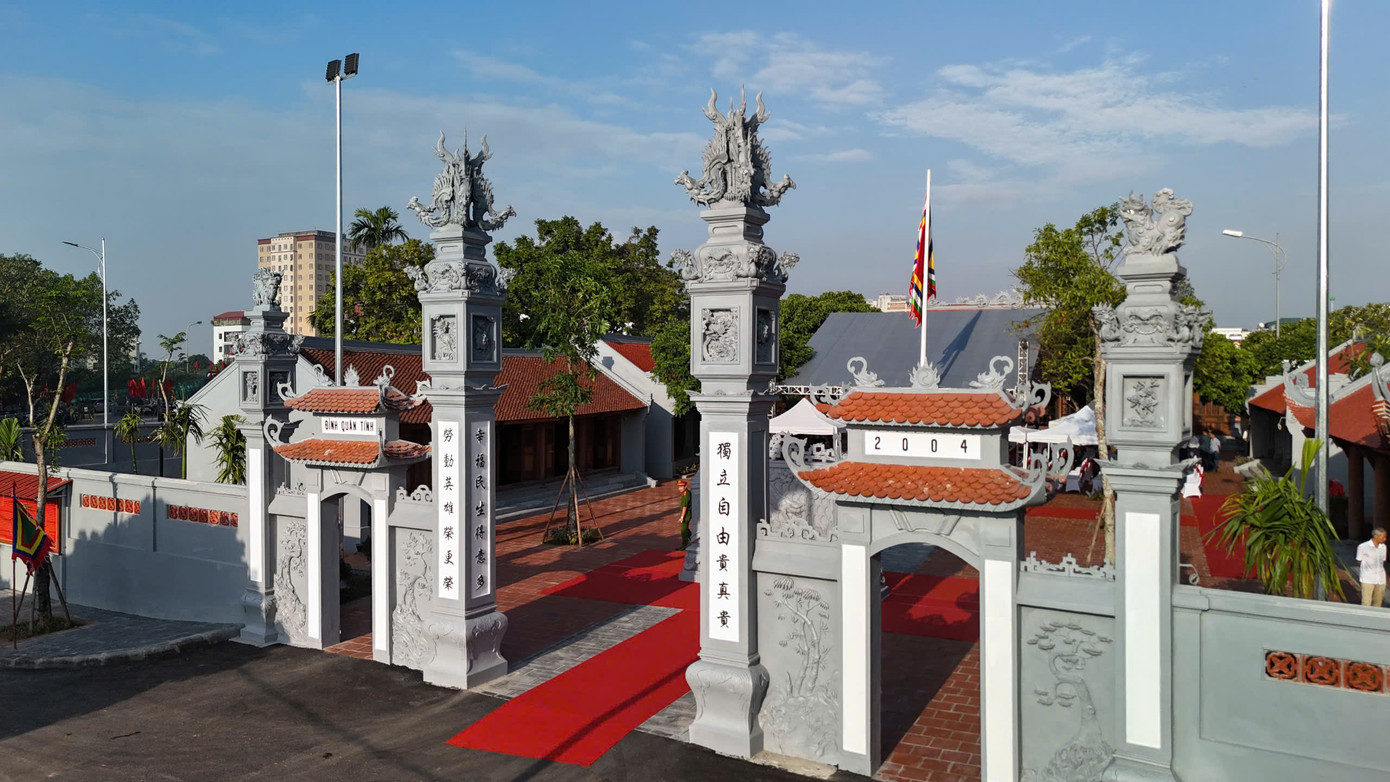 Quận Long Biên cho biết, sau khi được tu bổ, tôn tạo, ngôi đình sẽ là nơi tổ chức các hoạt động tôn giáo, tín ngưỡng, các hoạt động văn hoá, lịch sử, sinh hoạt của nhân dân, đồng thời cũng là nơi để các tín đồ Phật tử, nhân dân trong và ngoài địa phương đến tham quan, hành lễ. Ảnh: Hoàng Mạnh Thắng.