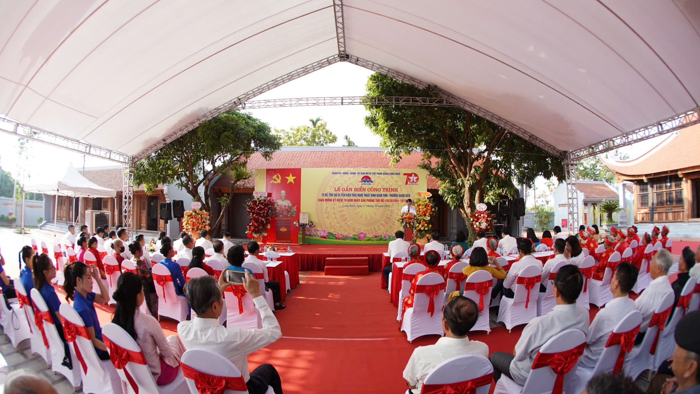 Quận Long Biên cho biết, sau khi được tu bổ, tôn tạo, ngôi đình sẽ là nơi tổ chức các hoạt động tôn giáo, tín ngưỡng, các hoạt động văn hoá, lịch sử, sinh hoạt của nhân dân, đồng thời cũng là nơi để các tín đồ Phật tử, nhân dân trong và ngoài địa phương đến tham quan, hành lễ. Ảnh: Hoàng Mạnh Thắng.