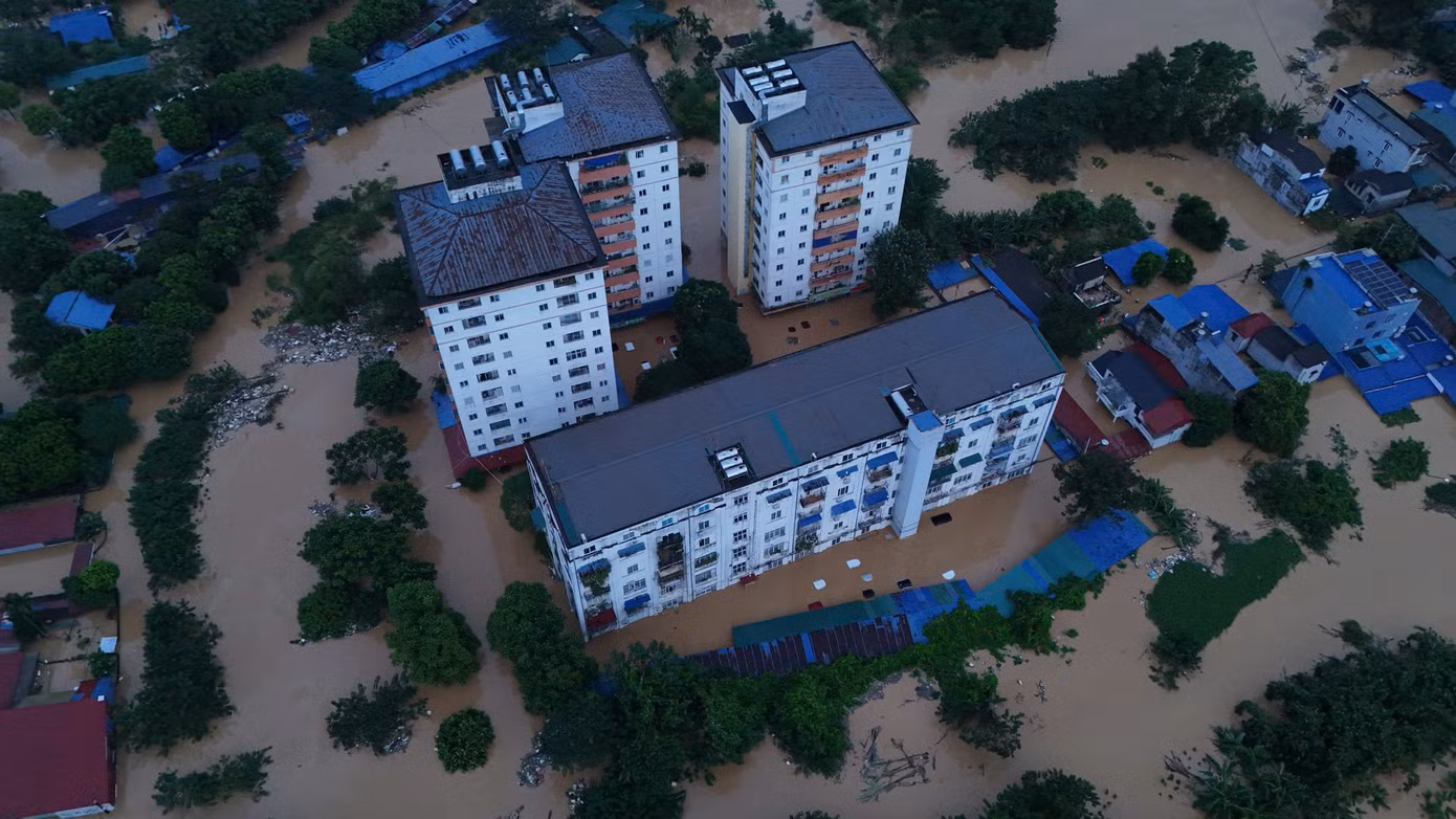 Nước sông Cầu dâng cao gây ngập nặng nhiều khu vực dân cư. Ảnh: Hoàng Mạnh Thắng.