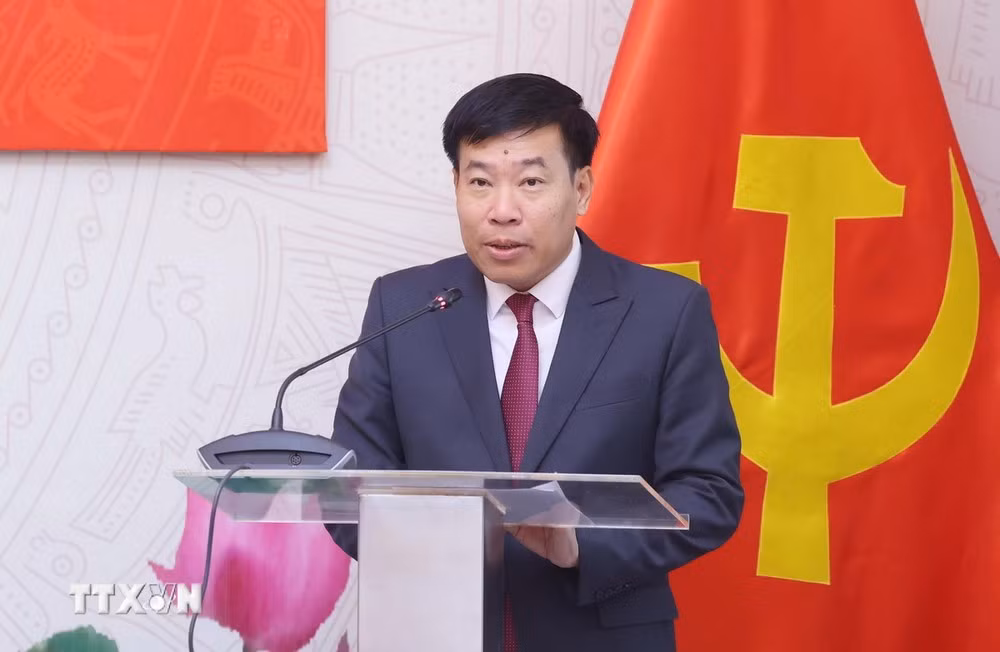 Phó trưởng Ban Đối ngoại Trung ương Nguyễn Mạnh Cường phát biểu nhận nhiệm vụ. Ảnh: TTXVN. Phó trưởng Ban Đối ngoại Trung ương Nguyễn Mạnh Cường phát biểu nhận nhiệm vụ. Ảnh: TTXVN.