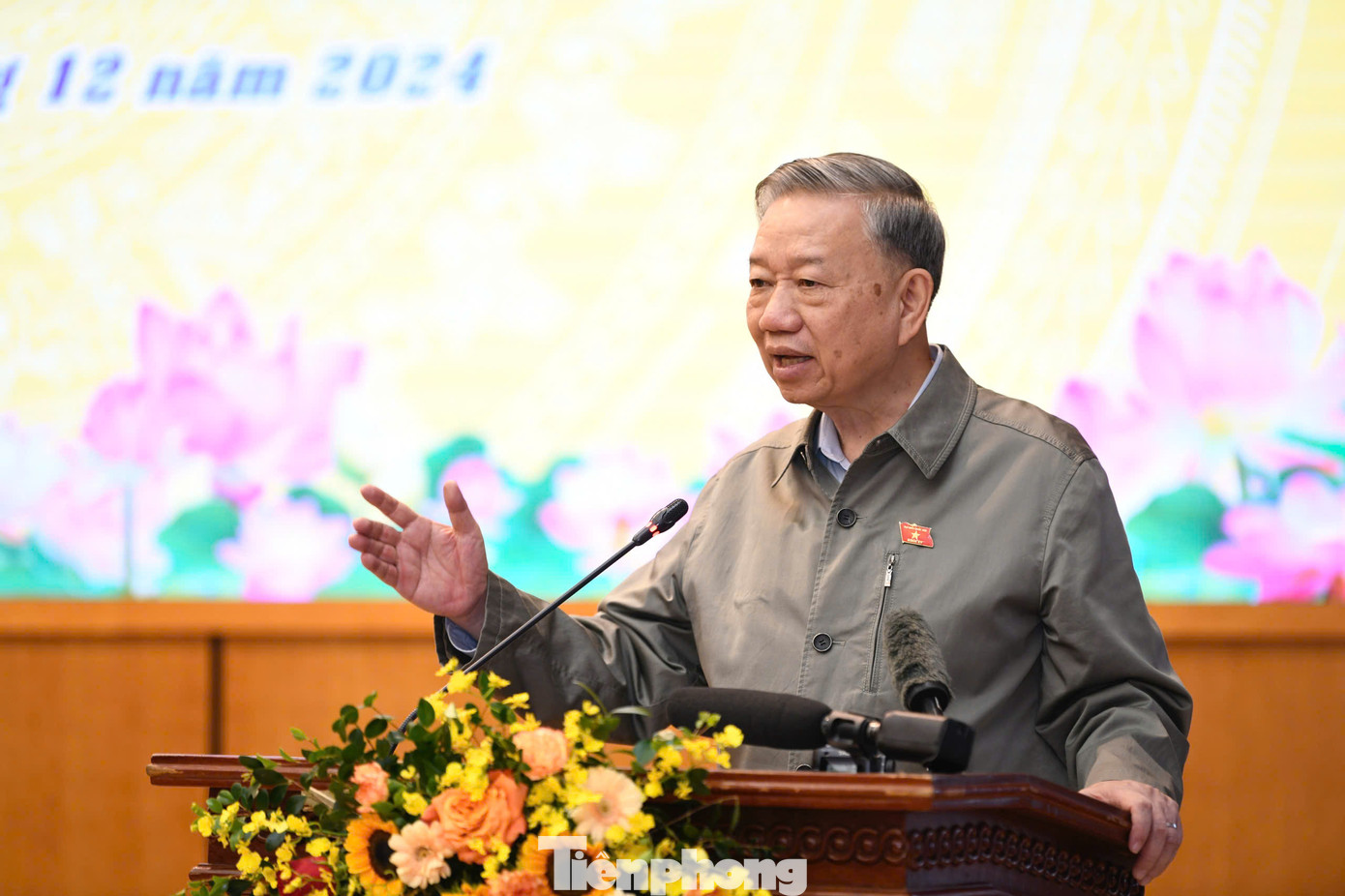 Tổng Bí thư Tô Lâm trao đổi với cử tri Hà Nội, ngày 3/12/2024. Ảnh: Như Ý.