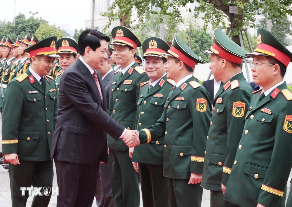 Chủ tịch nước Lương Cường duyệt đội danh dự; thăm hỏi, động viên; chụp ảnh lưu niệm với các đại biểu. Ảnh: TTXVN. Chủ tịch nước Lương Cường duyệt đội danh dự; thăm hỏi, động viên; chụp ảnh lưu niệm với các đại biểu. Ảnh: TTXVN.