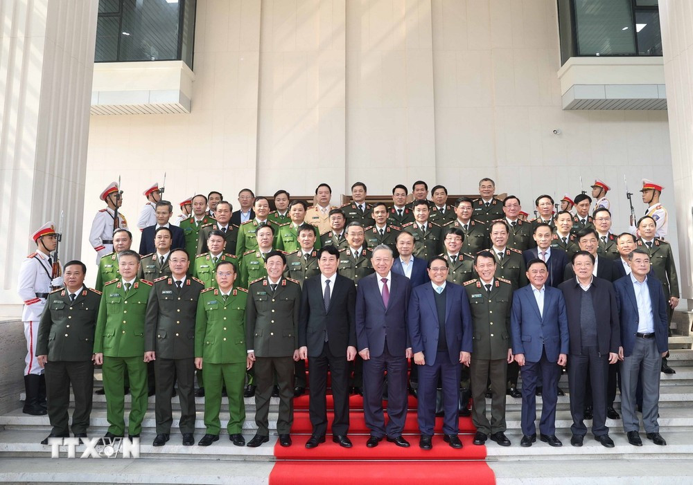 Tổng Bí thư Tô Lâm, Chủ tịch nước Lương Cường, Thủ tướng Chính phủ Phạm Minh Chính và các đại biểu dự hội nghị. Ảnh: TTXVN.