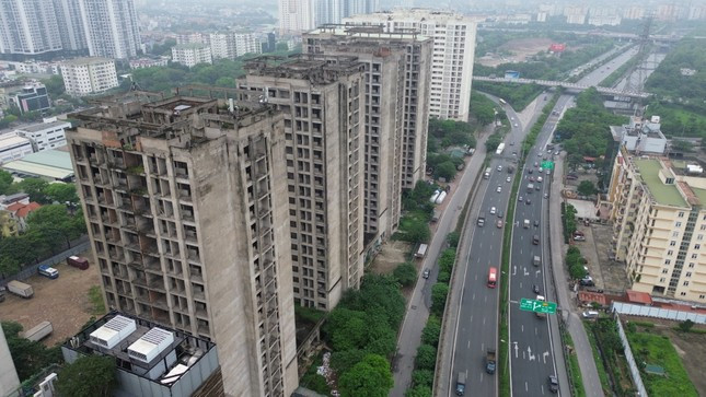 Nhiều dự án bỏ hoang, "đắp chiếu" nhiều năm, gây lãng phí nguồn lực. Ảnh: Tiền Phong. Nhiều dự án bỏ hoang, "đắp chiếu" nhiều năm, gây lãng phí nguồn lực. Ảnh: Tiền Phong.