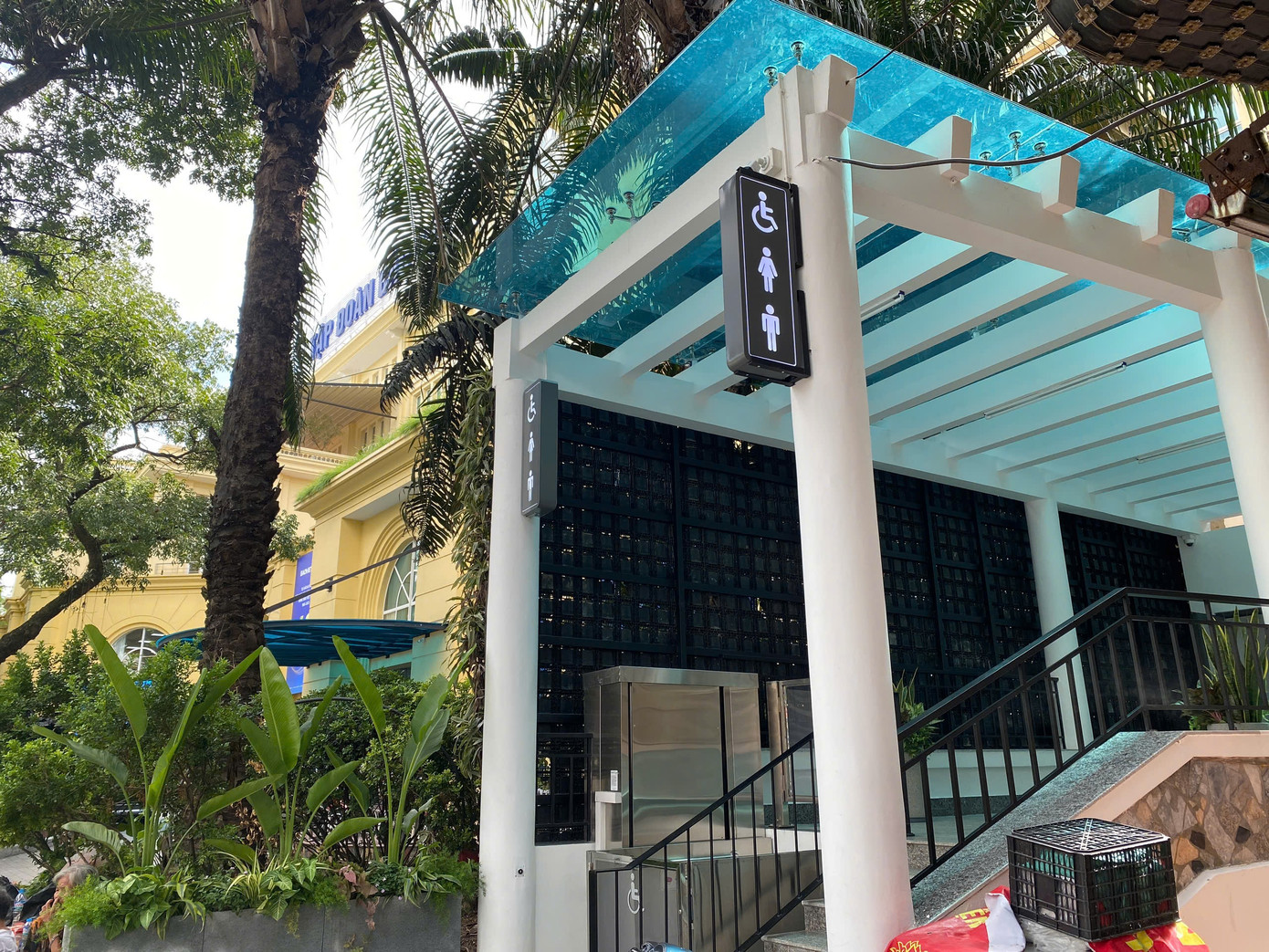 NVSCC số 8 Lê Thái Tổ được tổ chức lại và cải tạo đáp ứng tốt hơn nhu cầu của du khách và người dân. Ảnh: PV.