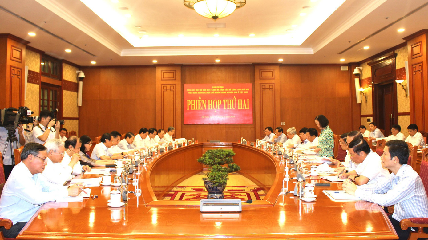 Toàn cảnh phiên họp. Ảnh: PV.