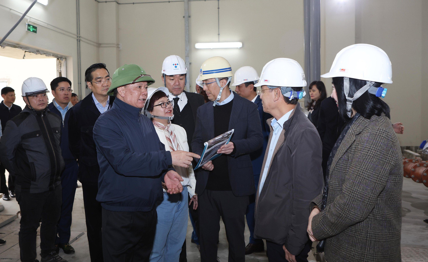 Bí thư Thành uỷ Hà Nội Đinh Tiến Dũng yêu cầu đẩy nhanh tiến độ Dự án nhà máy xử lý nước thải Yên Xá. Ảnh: PV.