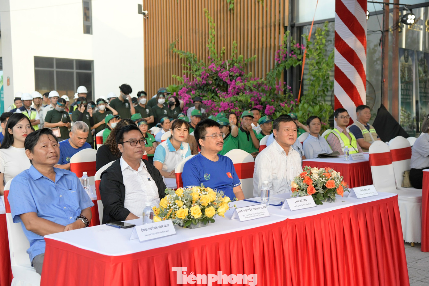 Đại diện lãnh đạo tỉnh Phú Yên, báo Tiền Phong, Tập đoàn Cloud Gate dự lễ phát động sự kiện.
