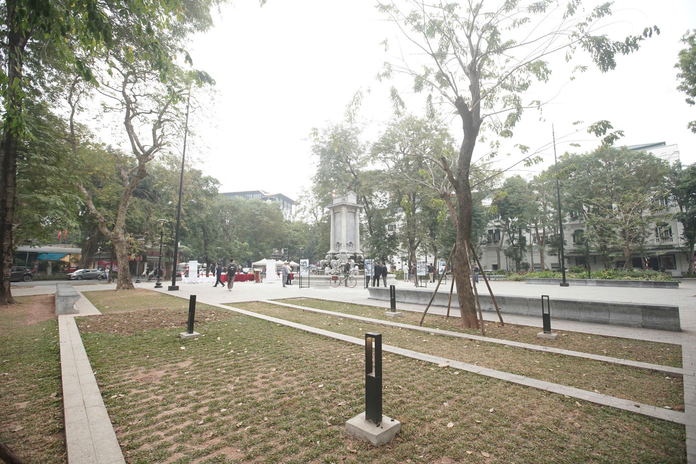 Việc hoàn thành trùng tu, cải tạo Đài phun nước Con cóc giúp hoàn thiện công tác cải tạo, chỉnh trang Vườn hoa Diên Hồng, mang lại bộ mặt mới cho không gian văn hóa khu vực trung tâm Thủ đô. Ảnh: Duy Phạm.