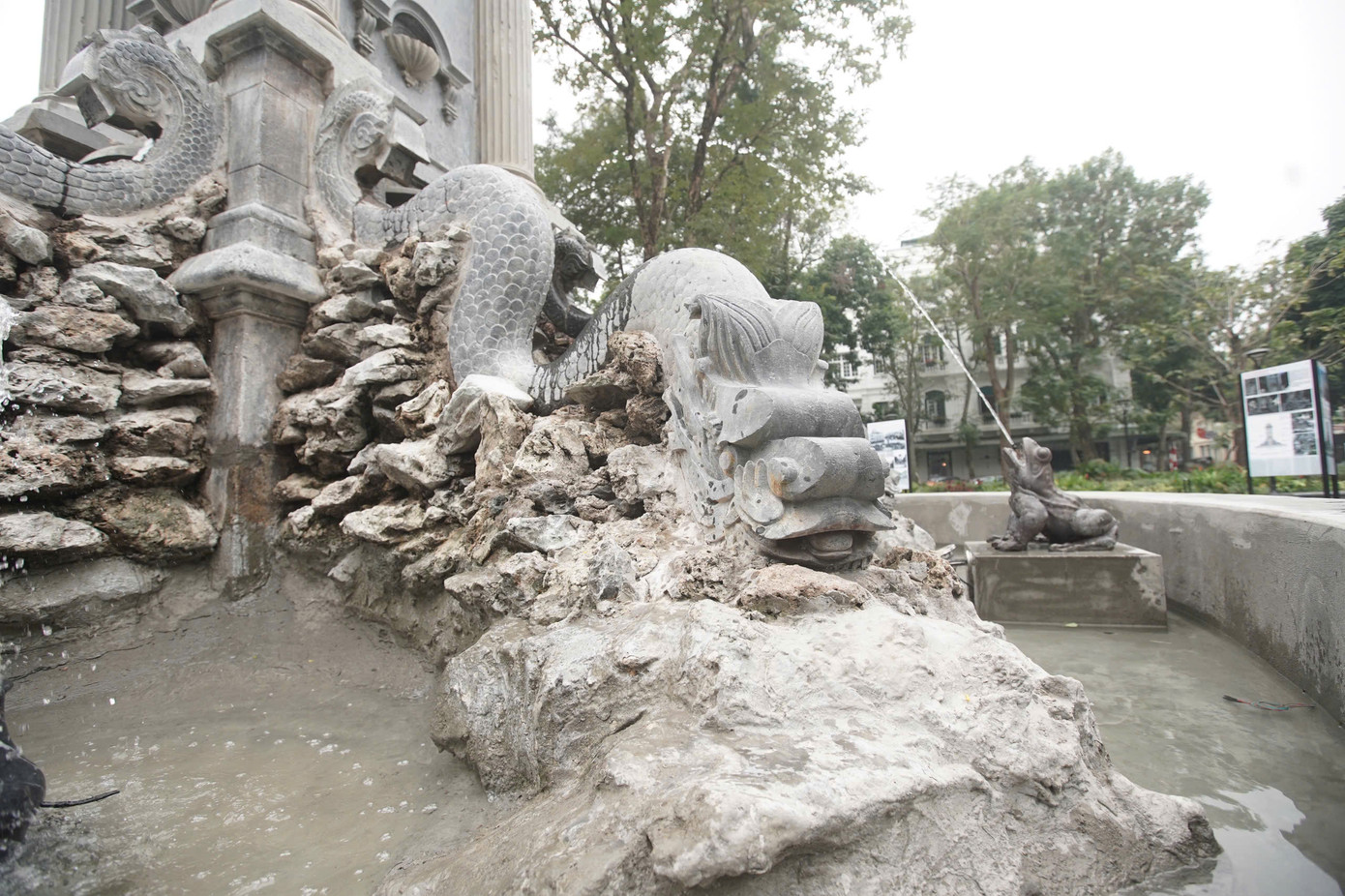 Quận Hoàn Kiếm cho biết, trong quá trình trùng tu, cải tạo đã tham vấn các ý kiến chuyên gia trong và ngoài nước để đảm bảo không làm thay đổi kết cấu công trình. Ảnh: Duy Phạm.