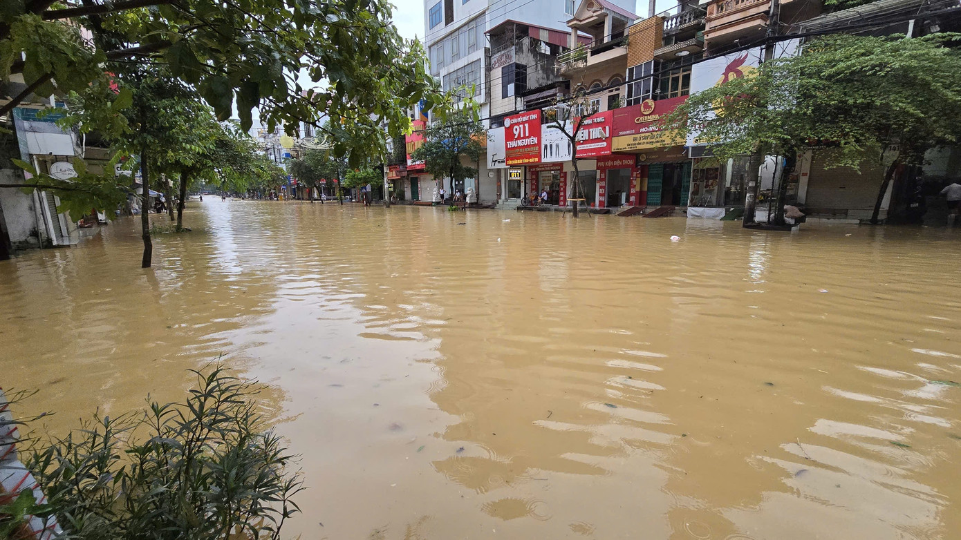 Thái Nguyên chìm trong biển nước, riêng một huyện ở Cao Bằng có 37 người chết và mất tích ảnh 4 Thái Nguyên chìm trong biển nước, riêng một huyện ở Cao Bằng có 37 người chết và mất tích ảnh 4