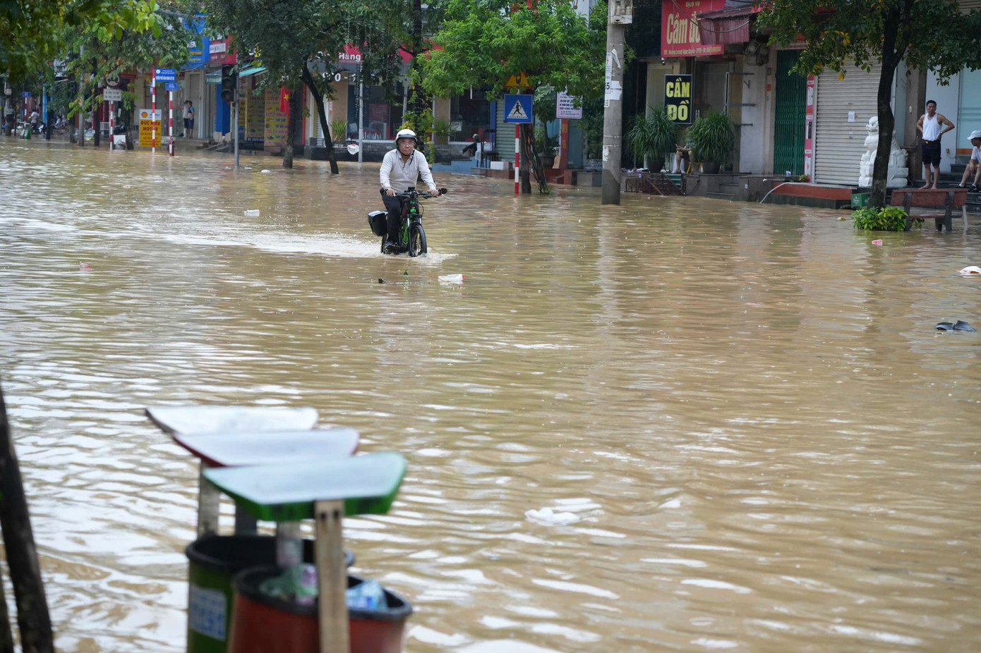 Thái Nguyên chìm trong biển nước, riêng một huyện ở Cao Bằng có 37 người chết và mất tích ảnh 2 Thái Nguyên chìm trong biển nước, riêng một huyện ở Cao Bằng có 37 người chết và mất tích ảnh 2