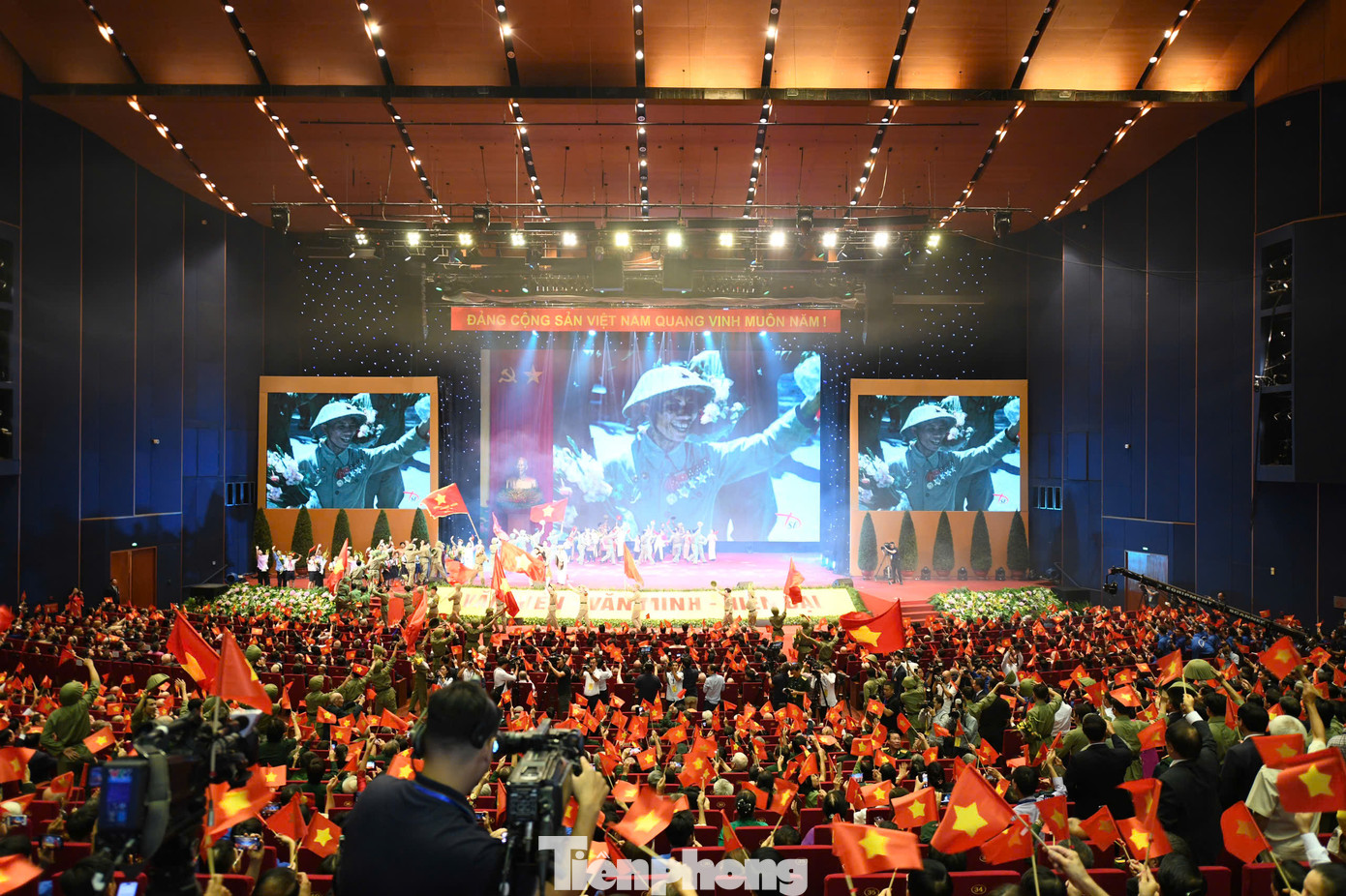 Các tiết mục văn nghệ tại Lễ kỷ niệm. Ảnh: Như Ý.