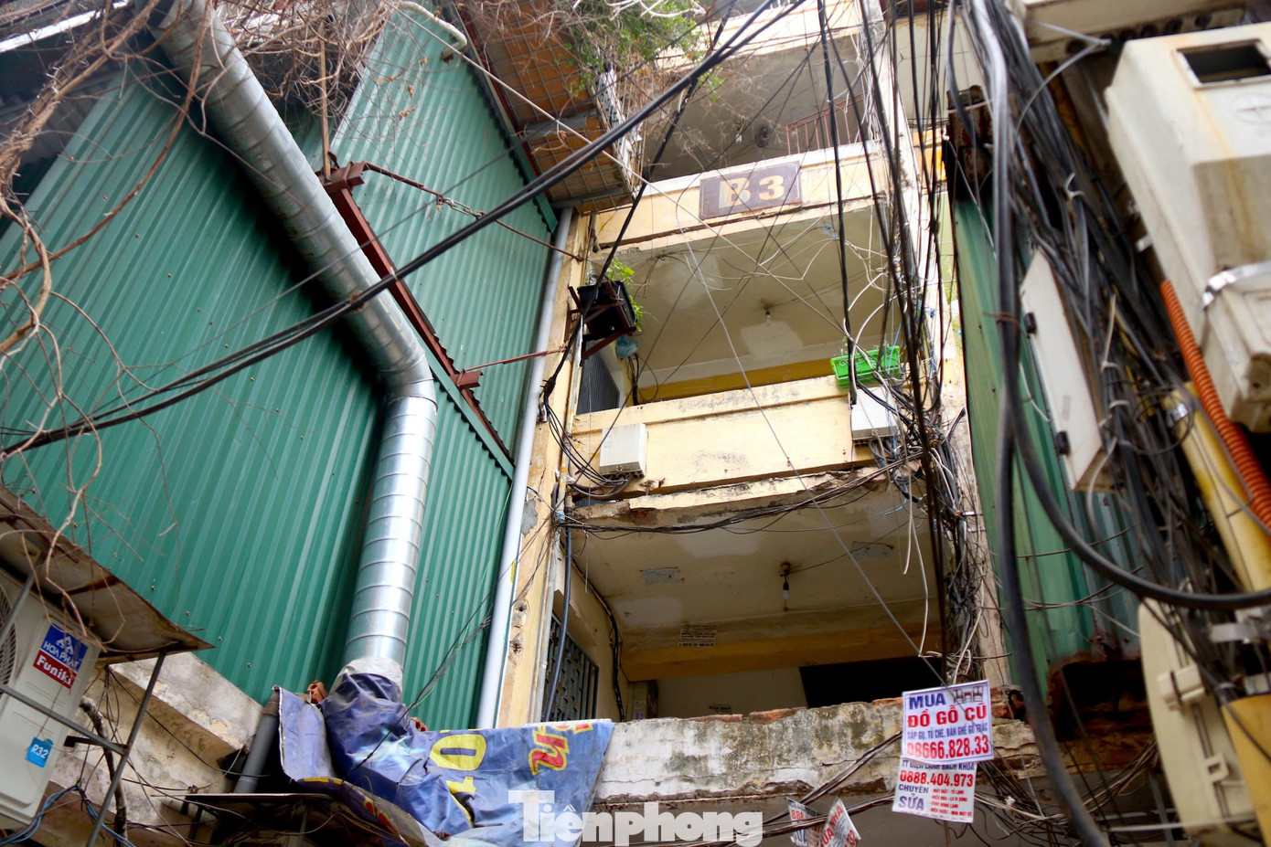 Hà Nội vừa phân cấp, ủy quyền một số nhiệm vụ liên quan đến việc cải tạo chung cư cũ trên địa bàn. Ảnh: Trần Hoàng - Thanh Hiếu.