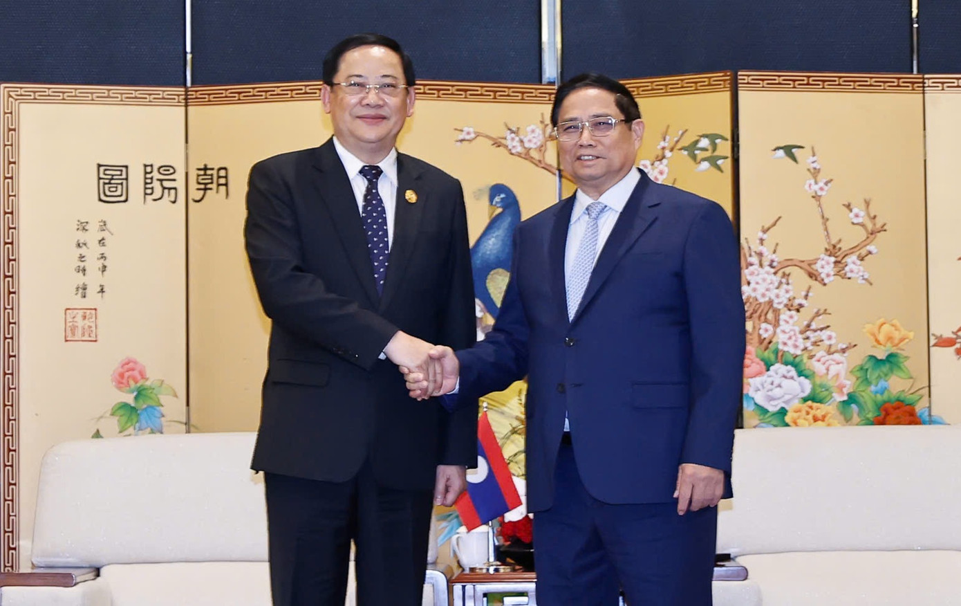 Thủ tướng Chính phủ Phạm Minh Chính gặp Thủ tướng Lào Sonexay Siphandone. Ảnh: Nhật Bắc. Thủ tướng Chính phủ Phạm Minh Chính gặp Thủ tướng Lào Sonexay Siphandone. Ảnh: Nhật Bắc.