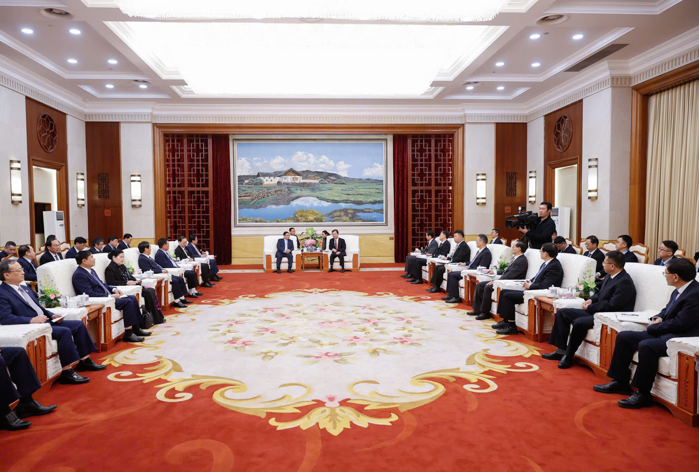 Quang cảnh buổi gặp. Ảnh: Nhật Bắc.